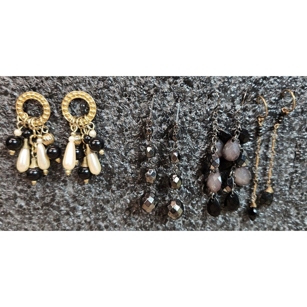 Set of 4 Various Dangle Fashion Earrings (read)